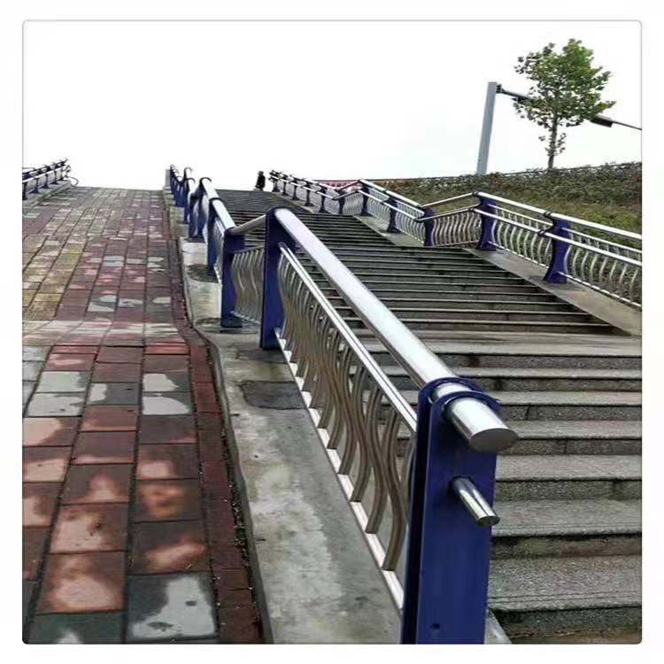 不銹鋼復合管護欄